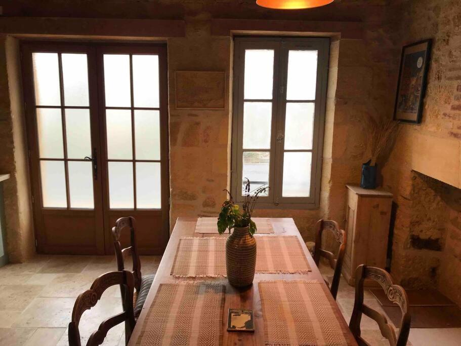 La Maison Du Puit Castels Екстериор снимка
